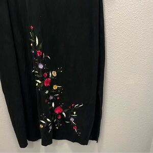 Black‎ T-Shirt Embroidered Black oversized dress slit dress side
